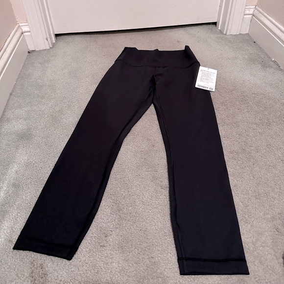 Lululemon Is Wunder Under HR Crop “23 - Brand New With Tag - Picture 1 of 6